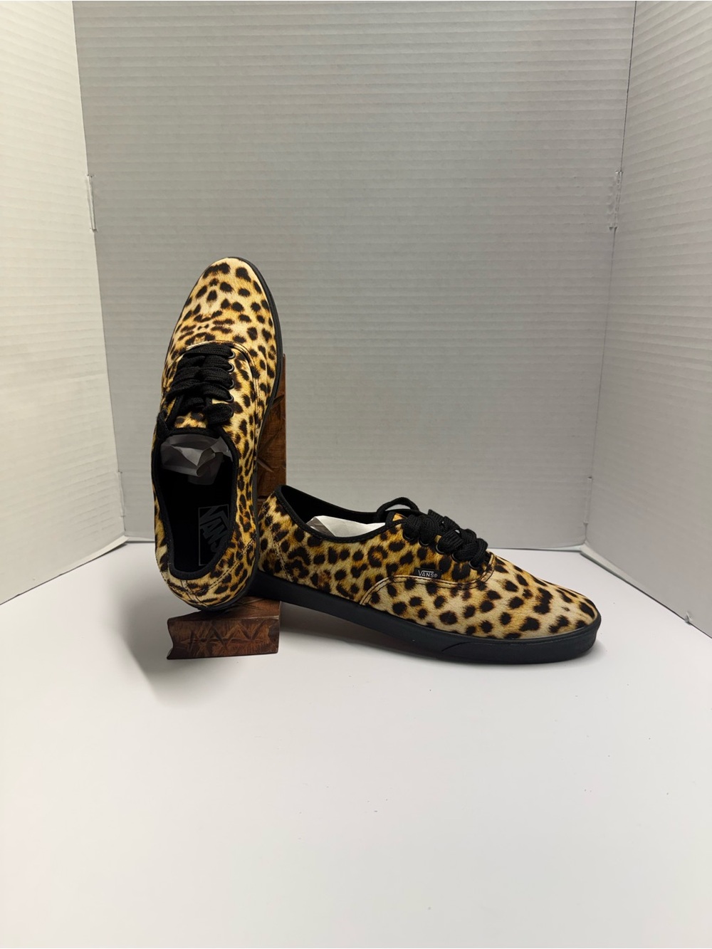 Vans Authentic Lo Pro Leopard Print  Shoes  500714 Men’s 10.5 Women 12 No BoxNEW